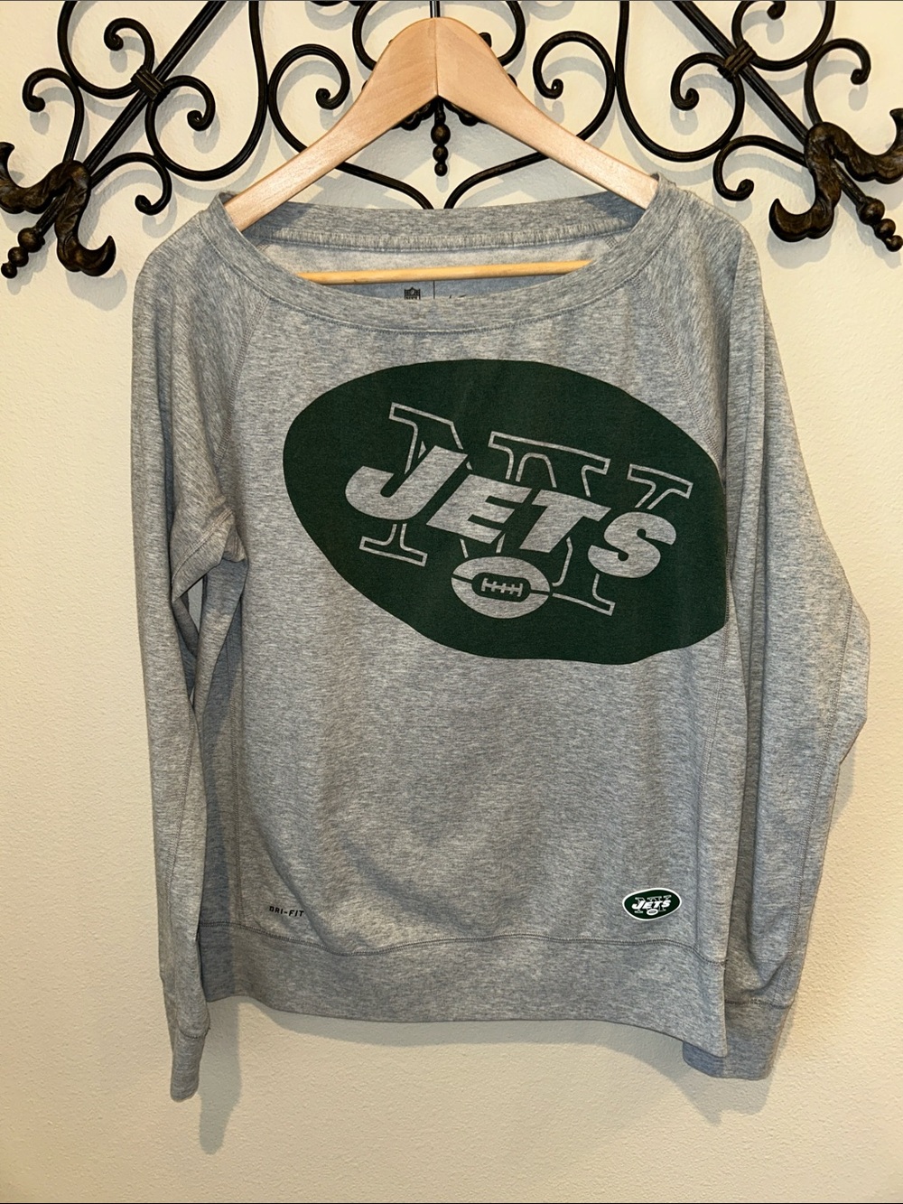 NIKE DRI-FIT NY JETS BOAT NECK LONG SLEEVE TEE SIZE MEDIUM
